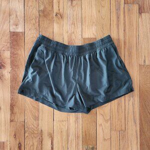 Athleta Weekender Mid Rise 3" Run Short Large Green